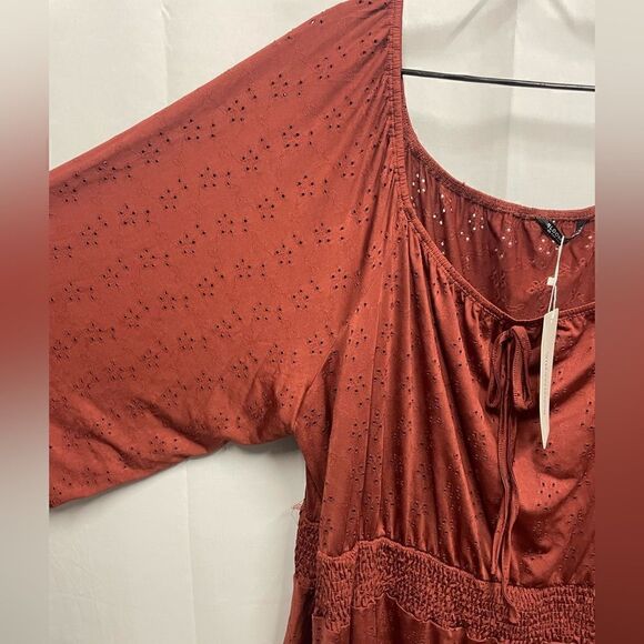 Bloomchic Off Shoulder Blouse NWT - Picture 3 of 5